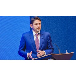 O Ministro Juscelino Filho anuncia internet para 10.417 escolas do Maranhão